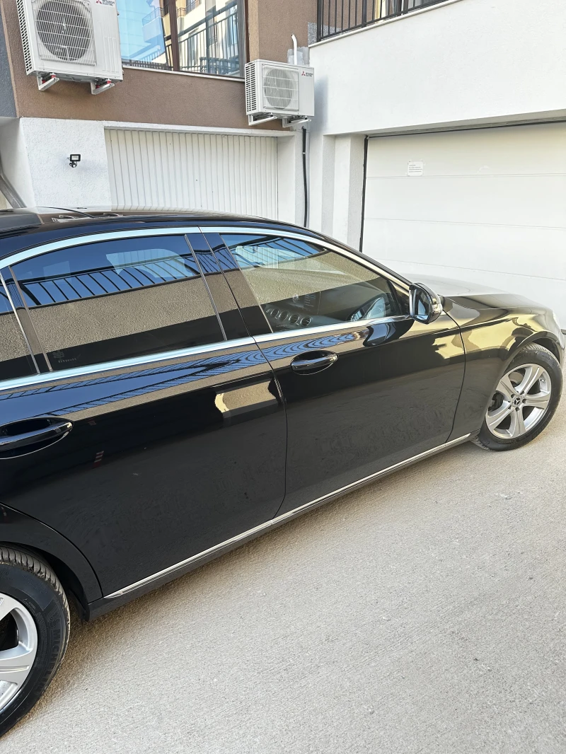 Mercedes-Benz E 220, снимка 6 - Автомобили и джипове - 53396818