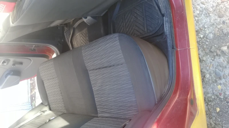 Dacia Logan 1, 5 dci, снимка 8 - Автомобили и джипове - 53509395