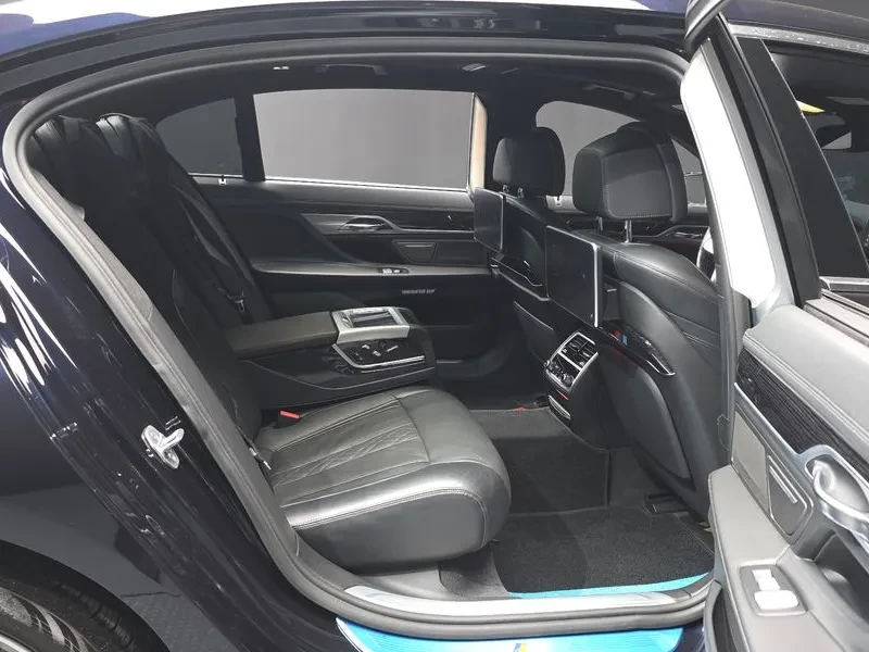 BMW 740 (G11) 740Li xDrive M Sports, снимка 12 - Автомобили и джипове - 55313366