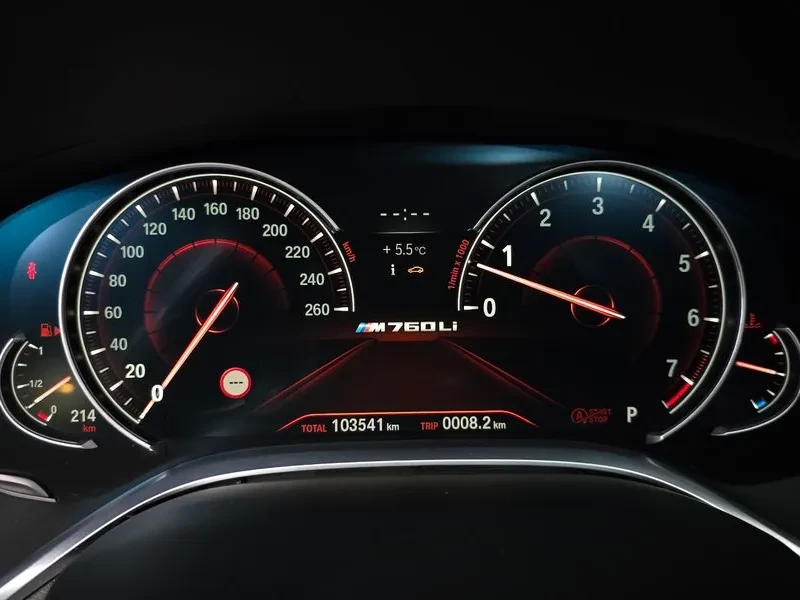 BMW 740 (G11) 740Li xDrive M Sports, снимка 8 - Автомобили и джипове - 55313366