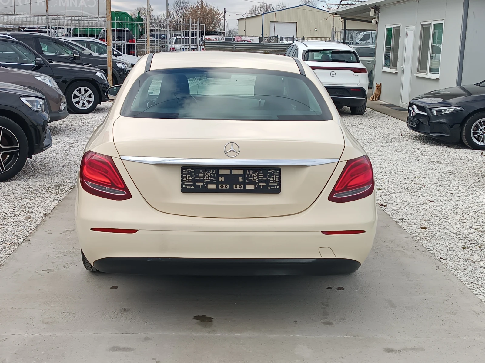 Mercedes-Benz E 200 2, 0 d - изображение 6