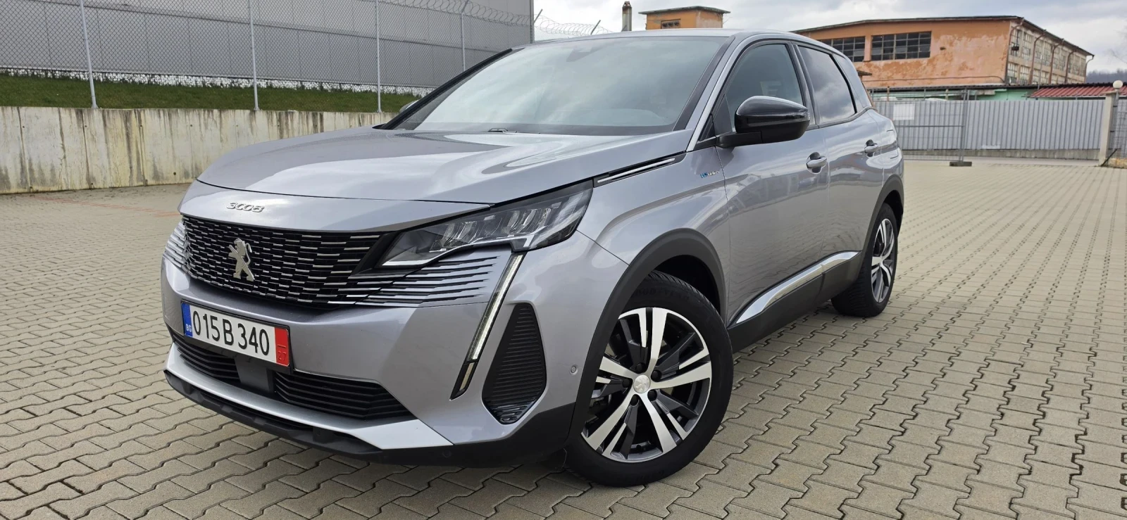 Peugeot 3008 PLUGIN-HYBRID4WD S&S EAT8 300HP.