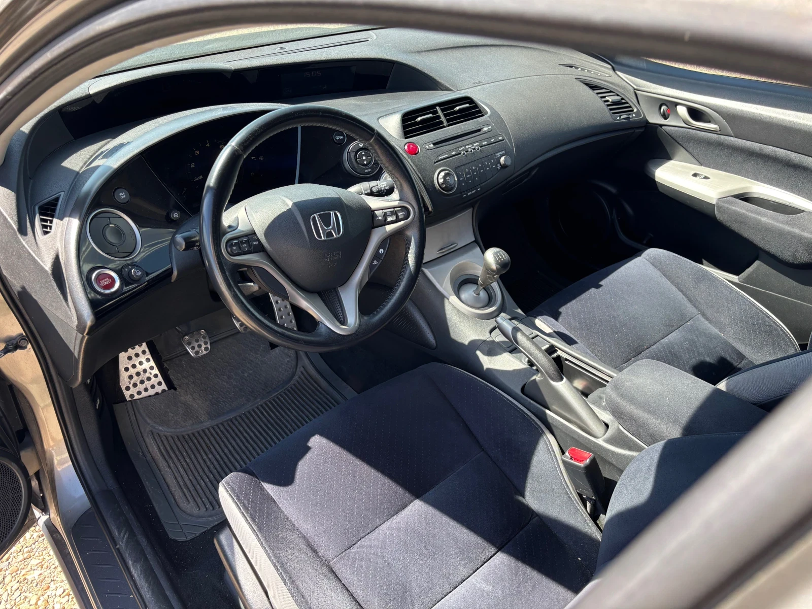 Honda Civic 1.8 БЕНЗИН 140КС., снимка 8 - Автомобили и джипове - 54740452