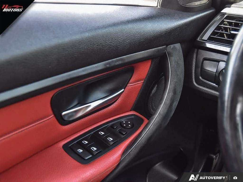 BMW 335 * 4dr Sdn 335i xDrive M SPORT| LOADED | RED INTERI, снимка 17 - Автомобили и джипове - 54934321