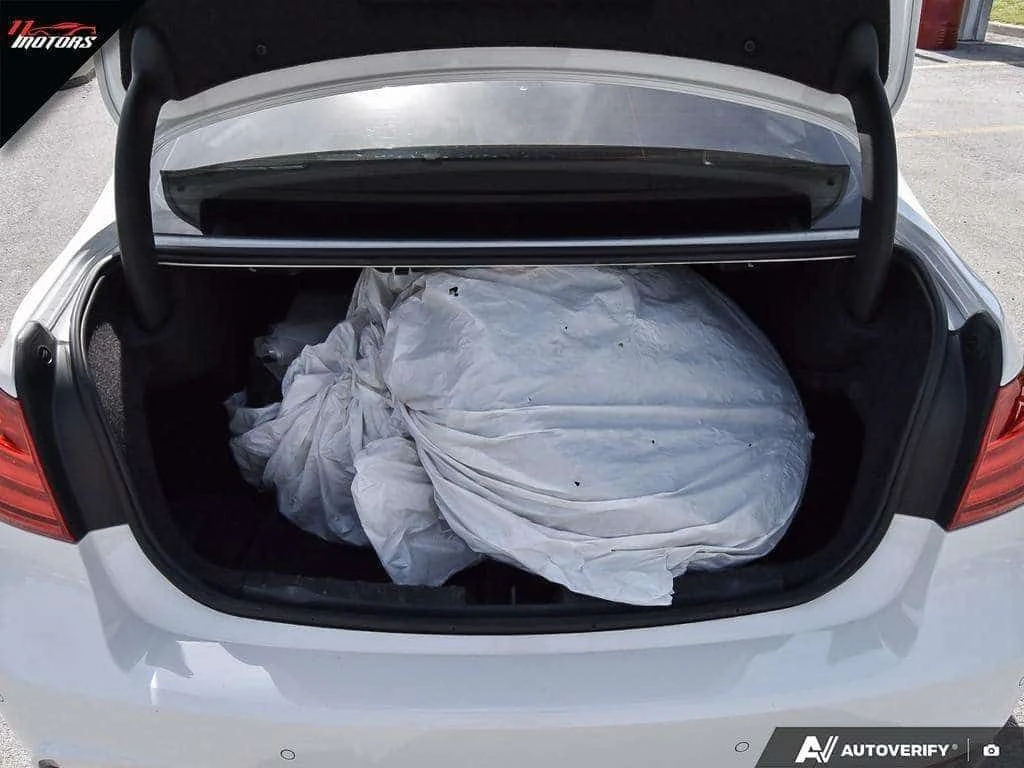 BMW 335 * 4dr Sdn 335i xDrive M SPORT| LOADED | RED INTERI, снимка 11 - Автомобили и джипове - 54934321