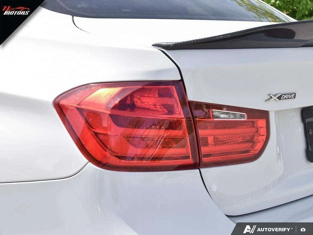 BMW 335 * 4dr Sdn 335i xDrive M SPORT| LOADED | RED INTERI, снимка 12 - Автомобили и джипове - 54934321