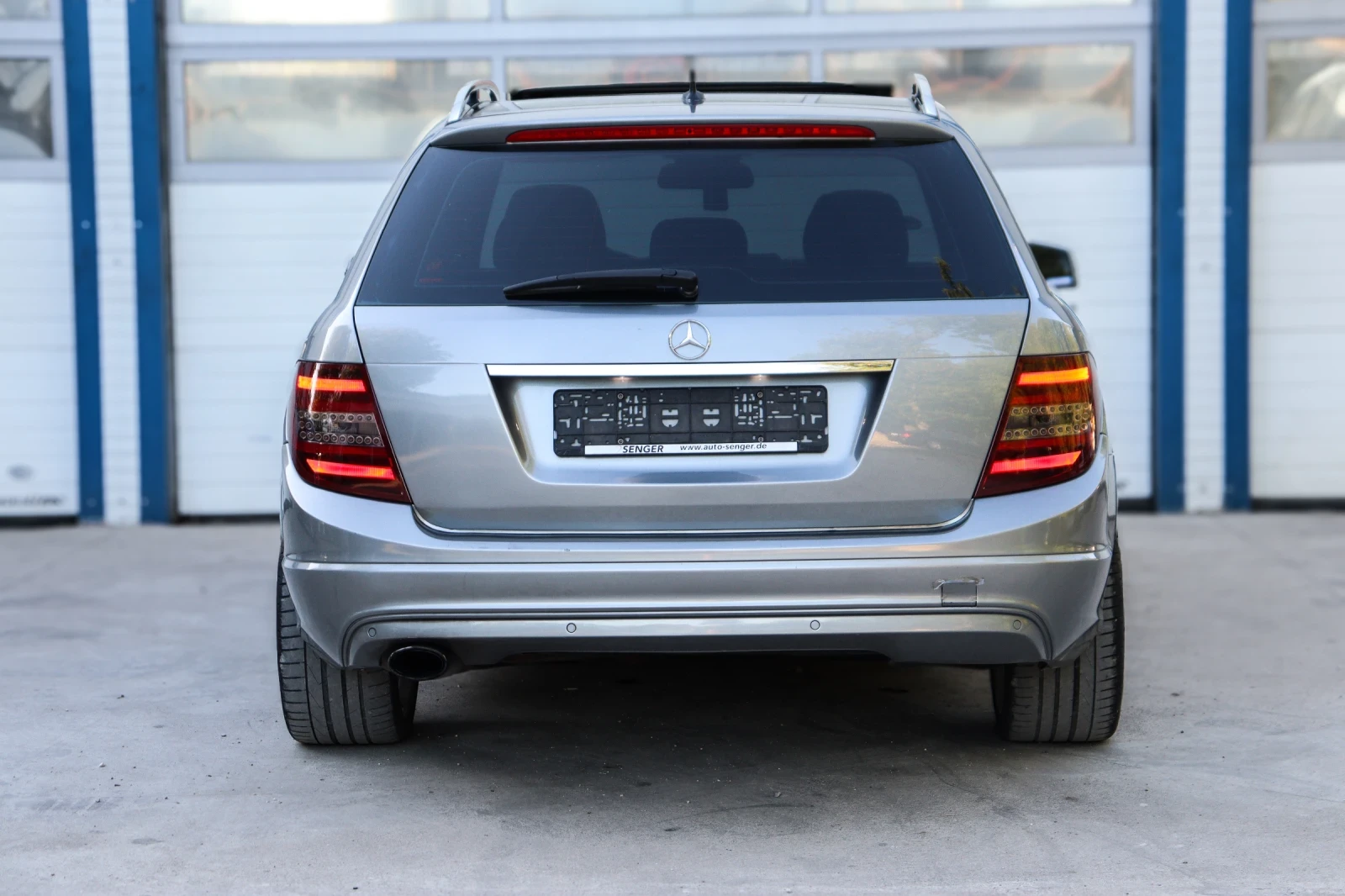 Mercedes-Benz C 220 CDIBlueEffPanoAVANTGARDE H&K, снимка 6 - Автомобили и джипове - 55160625