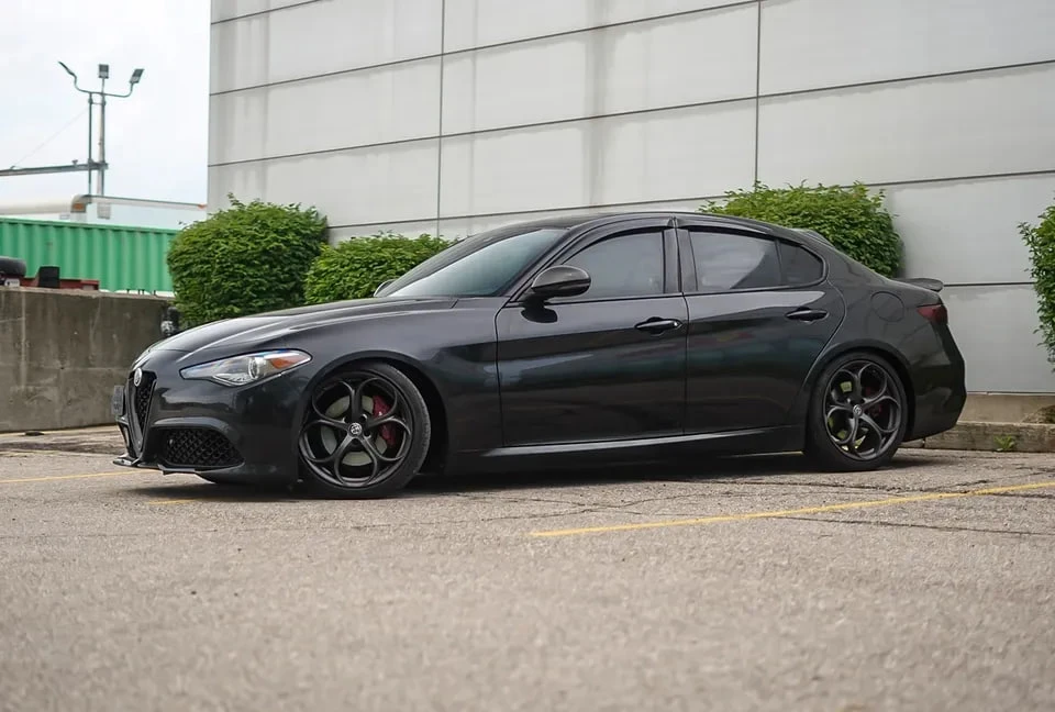Alfa Romeo Giulia * Ti Sport AWD* АВТОКРЕДИТ БЕЗ ПЪРВОНАЧАЛМНА ВНОСК, снимка 4 - Автомобили и джипове - 55487121