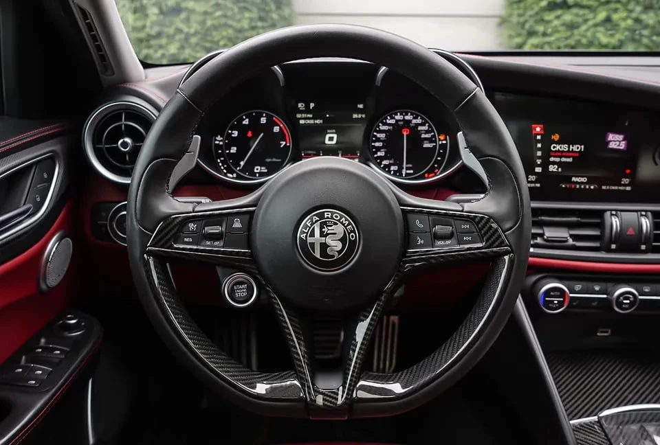 Alfa Romeo Giulia * Ti Sport AWD* АВТОКРЕДИТ БЕЗ ПЪРВОНАЧАЛМНА ВНОСК, снимка 14 - Автомобили и джипове - 55487121