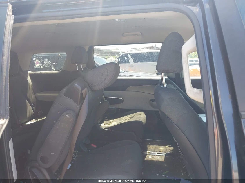 Kia Carnival 3.5l Mpv Lx, снимка 8 - Автомобили и джипове - 55573427