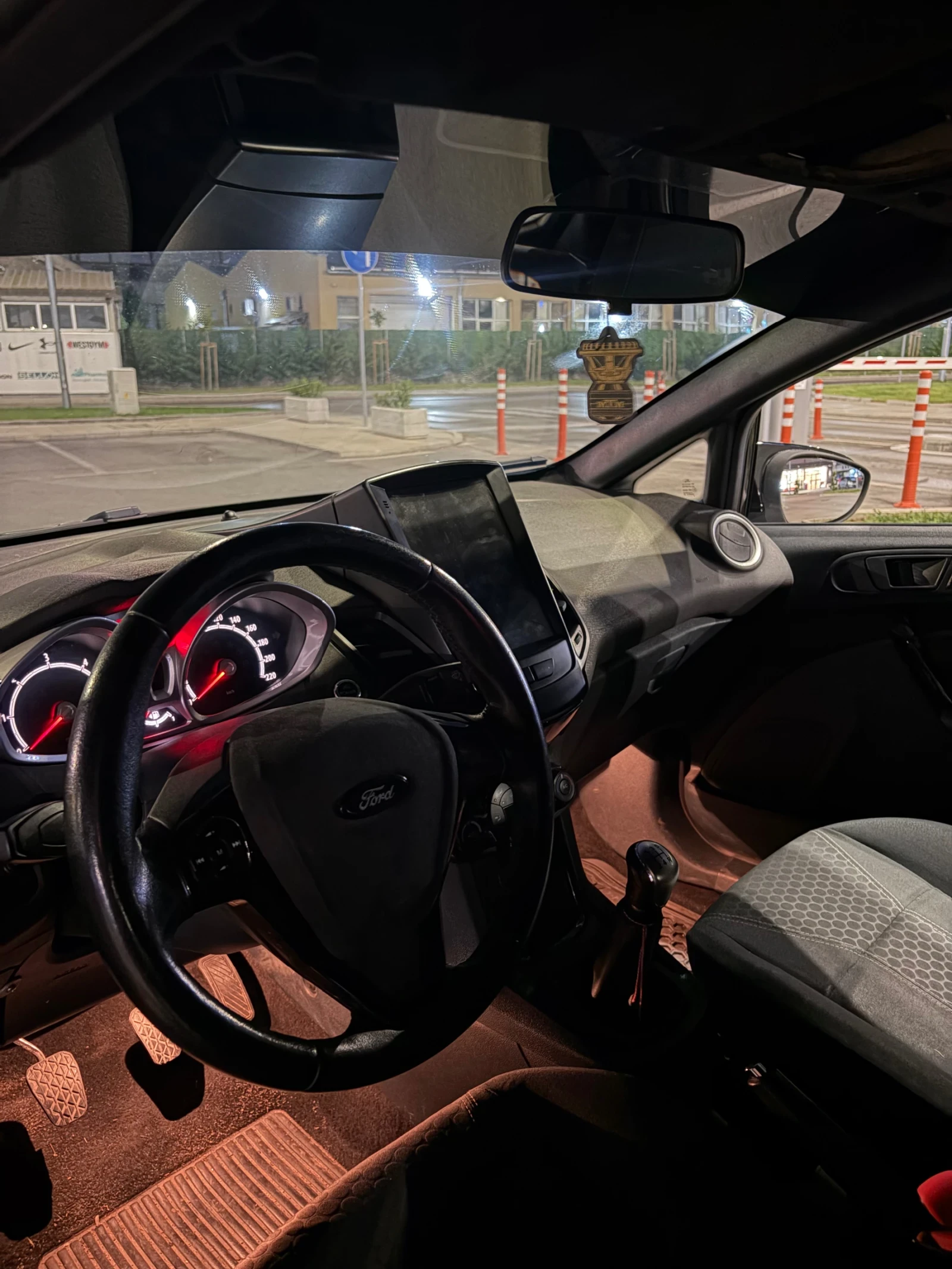 Ford Fiesta ? Двигател: 1.4 TDCi дизел ? Година: 2010 г. ?? , снимка 7 - Автомобили и джипове - 55657971