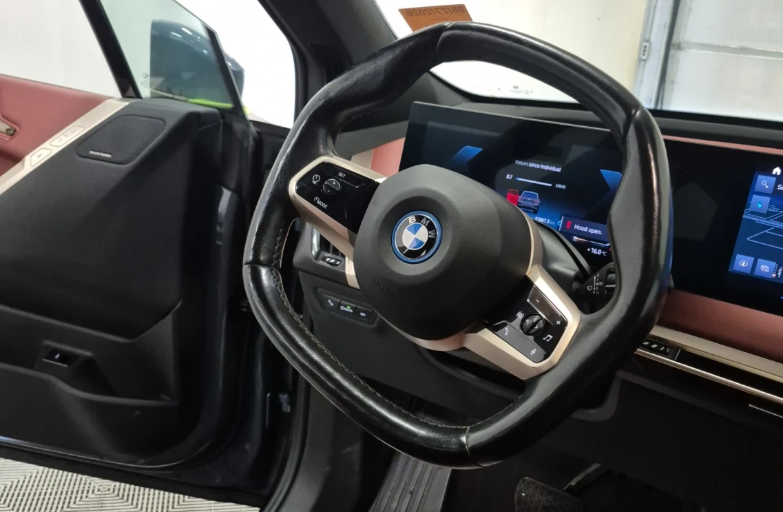 BMW iX 22инча | Вакуум | Лазер | Панорама, снимка 8 - Автомобили и джипове - 56047203