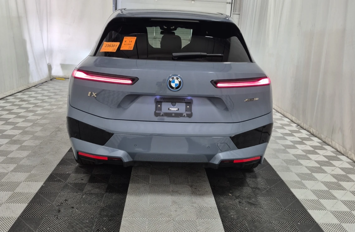 BMW iX 22инча | Вакуум | Лазер | Панорама, снимка 3 - Автомобили и джипове - 56047203