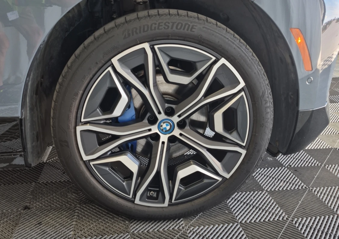 BMW iX 22инча | Вакуум | Лазер | Панорама, снимка 7 - Автомобили и джипове - 56047203