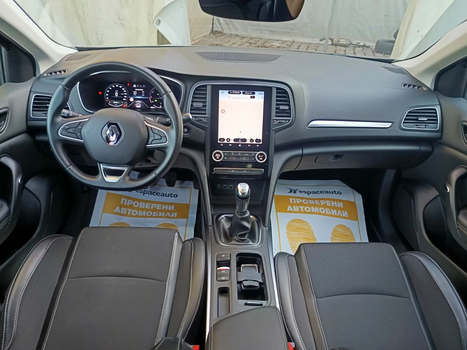 Renault Megane 1.3Tce/ 140к.с., снимка 8 - Автомобили и джипове - 56359037