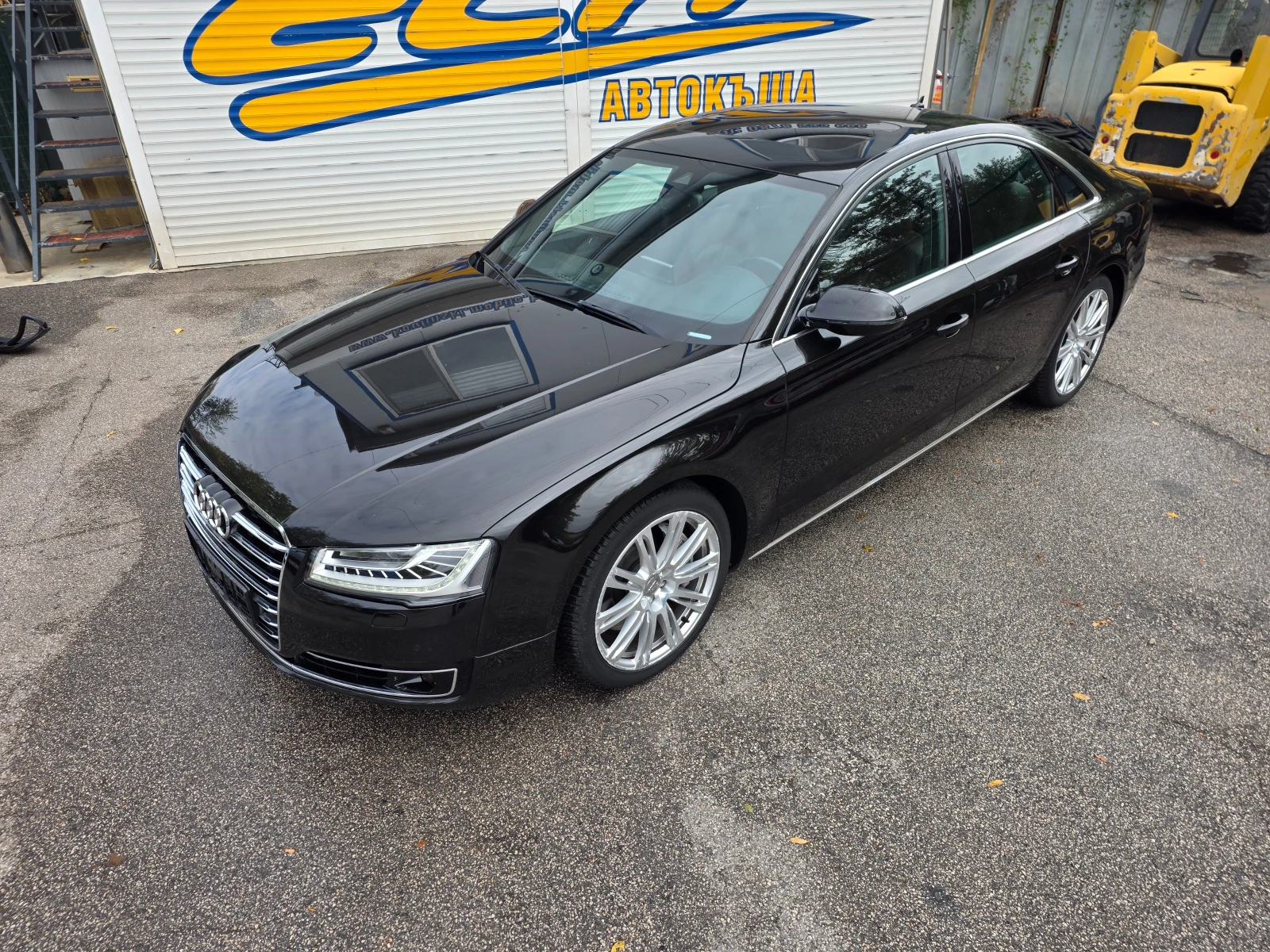 Audi A8 4.2TDI-ПЕРФЕКТНА!!!, снимка 2 - Автомобили и джипове - 56460826