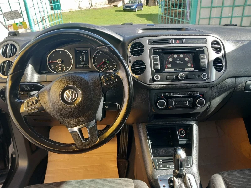 VW Tiguan Track & Field BlueMotion Techn DSG4x4, снимка 6 - Автомобили и джипове - 52425152