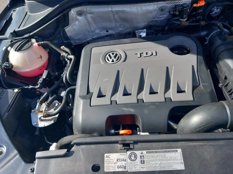 VW Tiguan Track & Field BlueMotion Techn DSG4x4, снимка 14 - Автомобили и джипове - 52425152