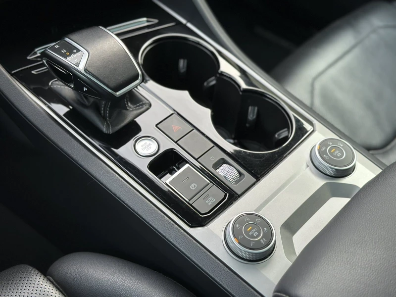 VW Touareg 3.0TDI/R-Line/Black Editon, снимка 10 - Автомобили и джипове - 52812529