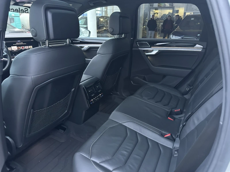 VW Touareg 3.0TDI/R-Line/Black Editon, снимка 8 - Автомобили и джипове - 52812529