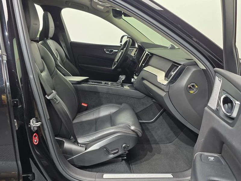 Volvo XC60 D5 Inscription| 190к.с.| ВКЛ.ТЕХНОТЕСТ, снимка 11 - Автомобили и джипове - 55171516