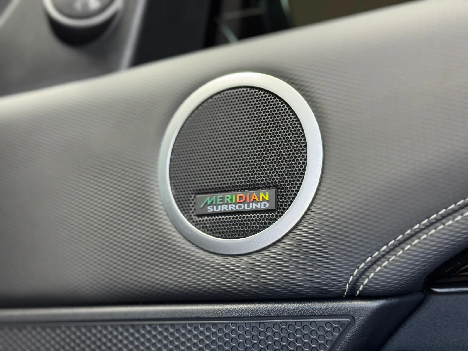 Land Rover Discovery R DYNAMIC 7 местен - изображение 8