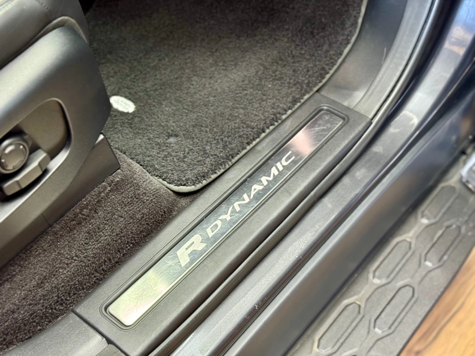 Land Rover Discovery R DYNAMIC 7 местен - изображение 6
