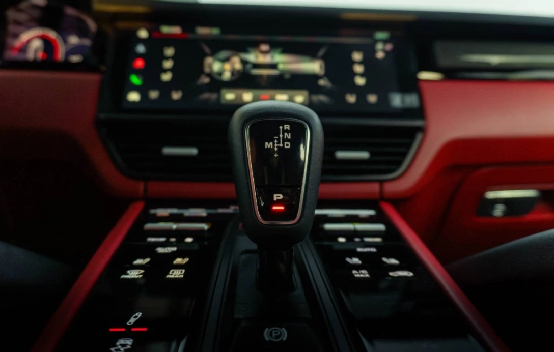 Porsche Cayenne Coupe Turbo GT - изображение 7