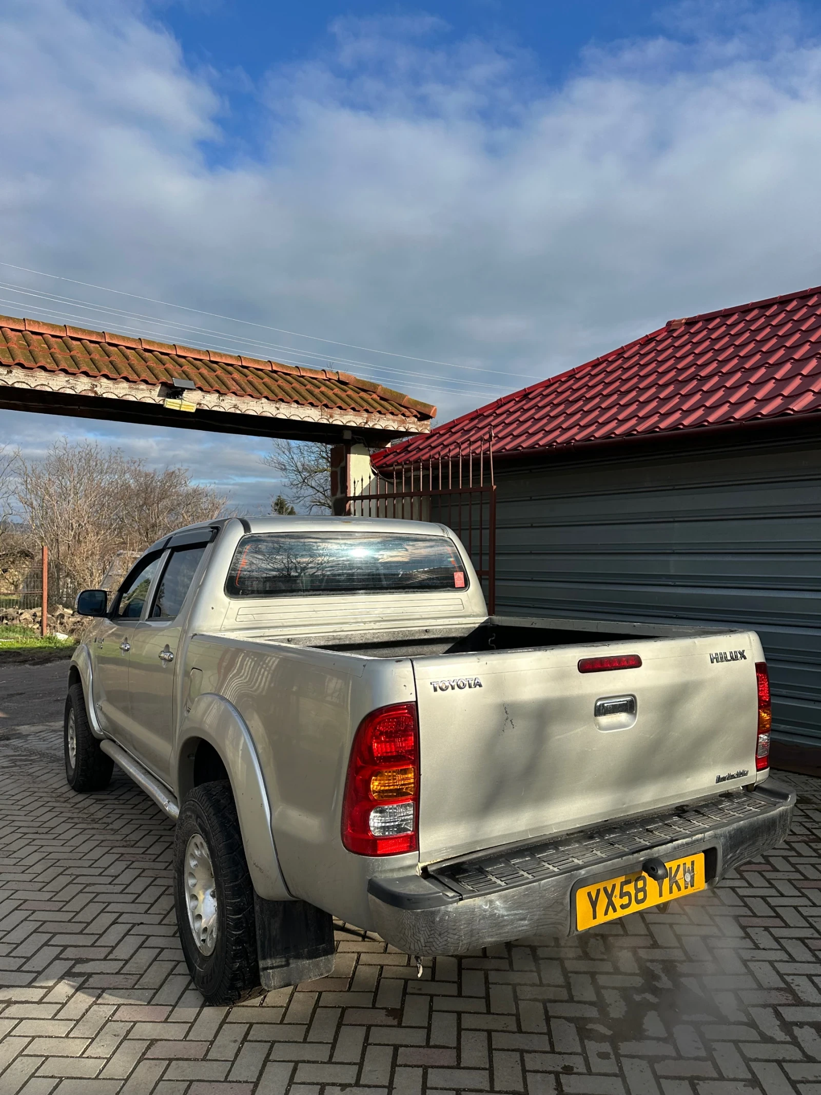 Toyota Hilux ?nvincible, снимка 4 - Автомобили и джипове - 53849969