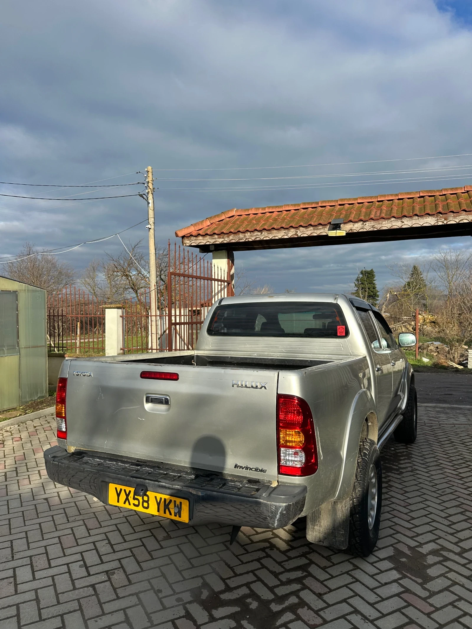 Toyota Hilux ?nvincible, снимка 5 - Автомобили и джипове - 53849969