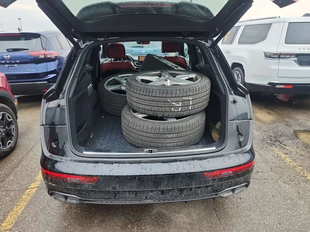 Audi SQ5  TECHNIK| 360| PANORAMA| CARFAX| , снимка 12 - Автомобили и джипове - 54000010