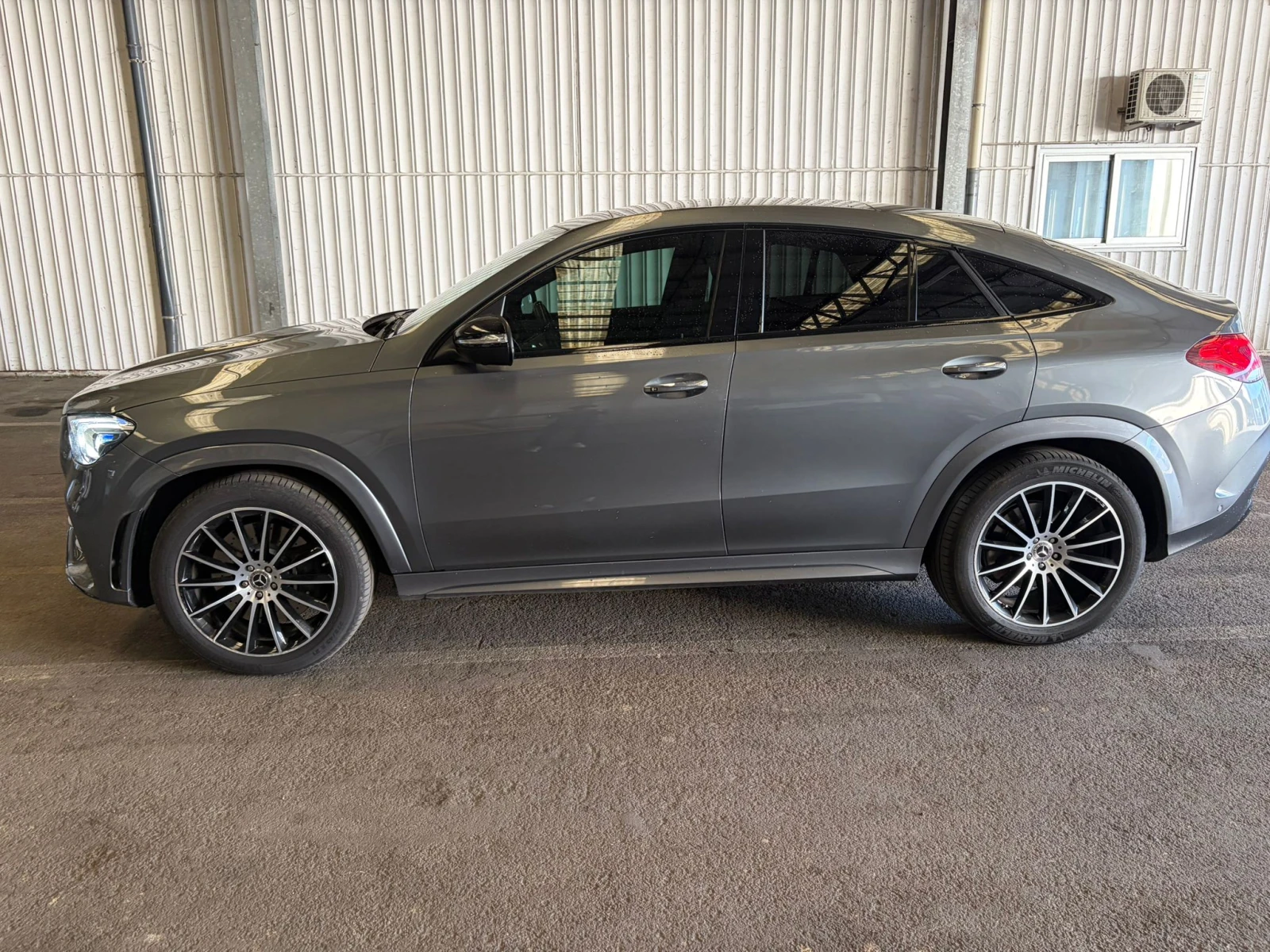 Mercedes-Benz GLE 350d, 9G, COUPE, AMG LINE, NIGHT, PANO, BURM, DIST, снимка 8 - Автомобили и джипове - 54100193