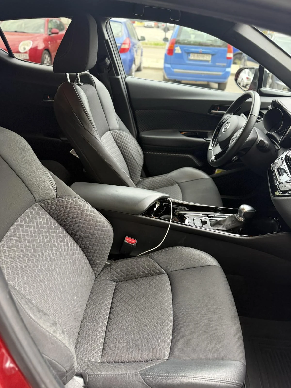Toyota C-HR CLUB bi-tone, 73000km, ������ ������ �� ������ | Mobile.bg � ����������� 8