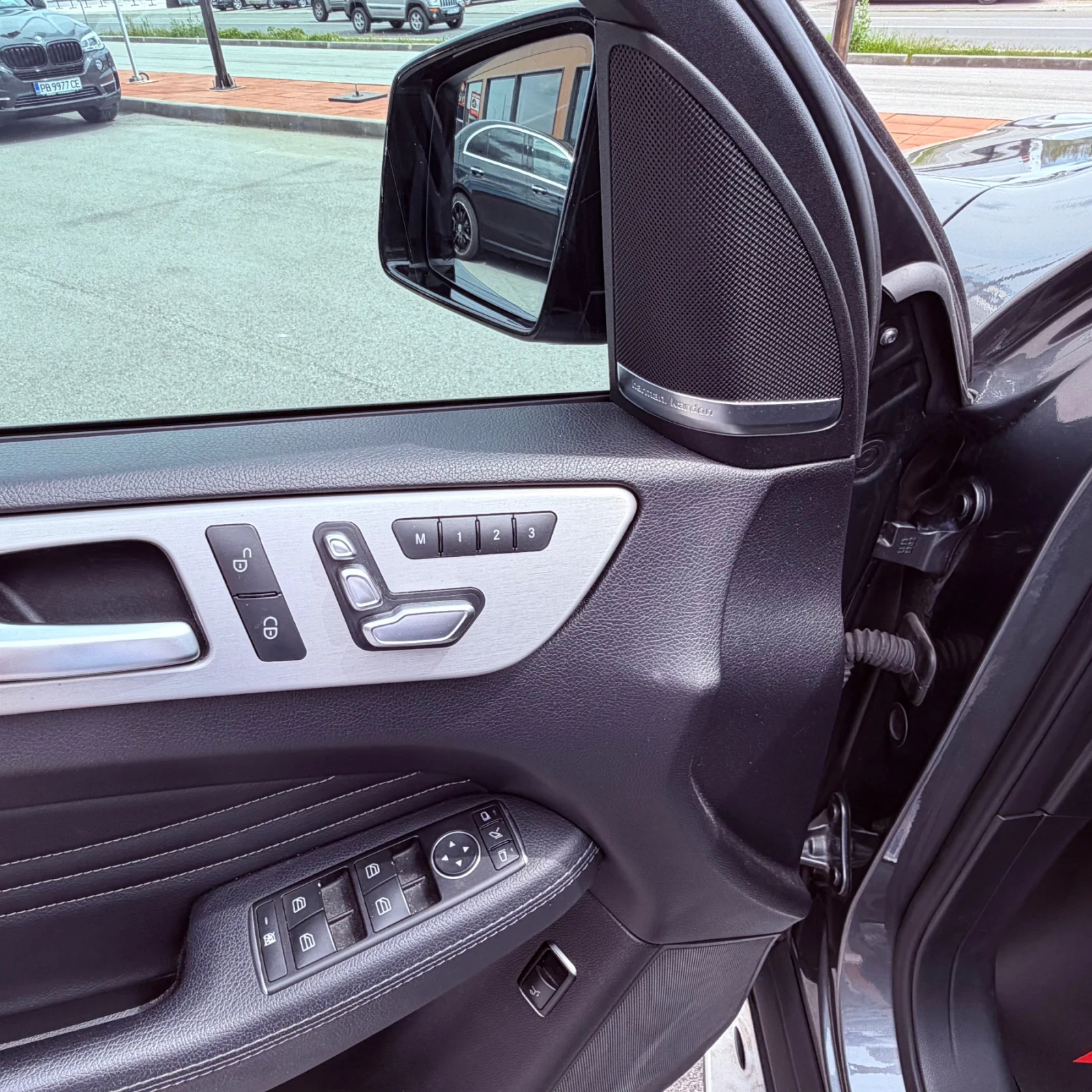 Mercedes-Benz GLE 350 ПЕЧКА;ПАНОРАМА;360 -Kamera;Keyless-Go;ОБДУХВАНЕ, снимка 6 - Автомобили и джипове - 54411779