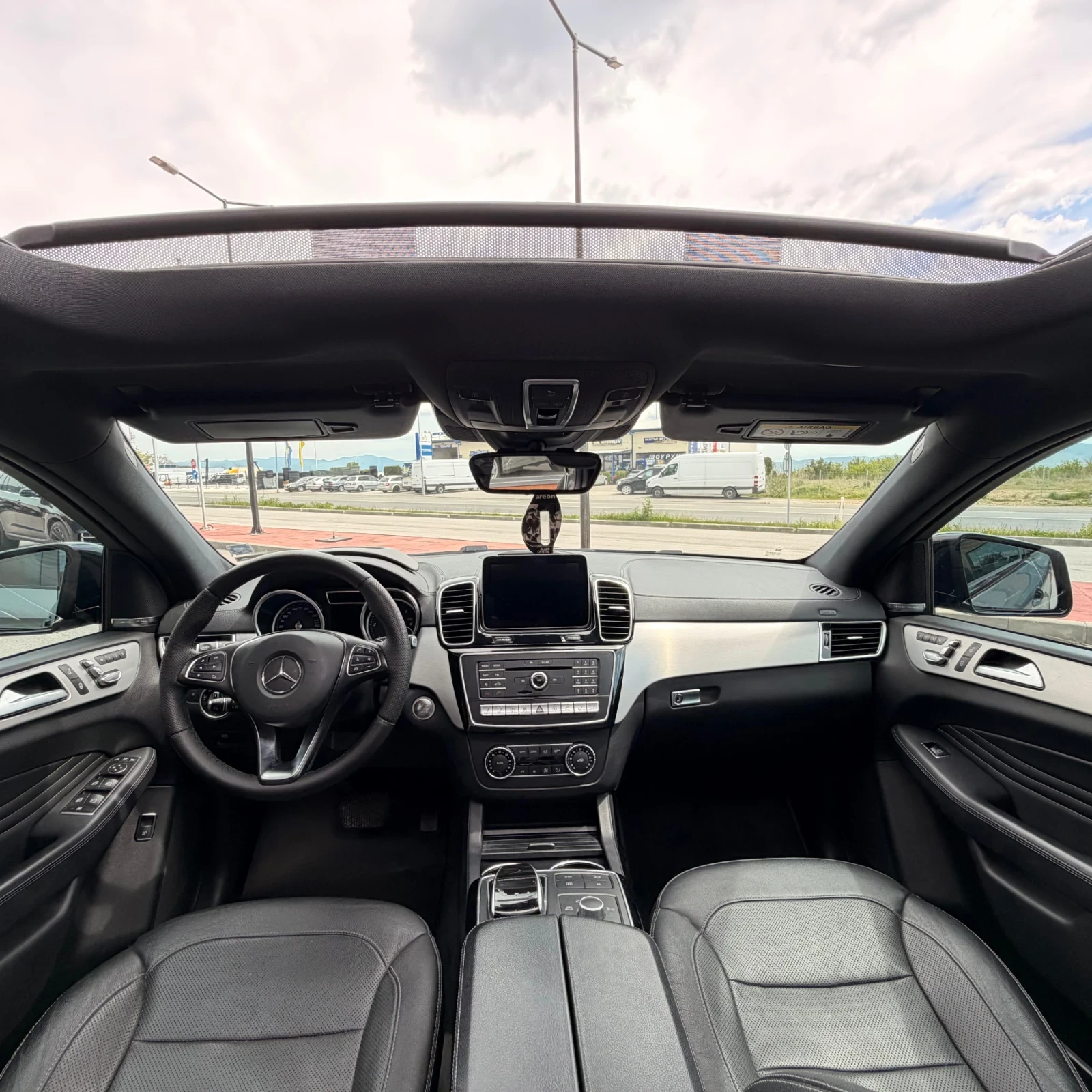 Mercedes-Benz GLE 350 ПЕЧКА;ПАНОРАМА;360 -Kamera;Keyless-Go;ОБДУХВАНЕ, снимка 9 - Автомобили и джипове - 54411779