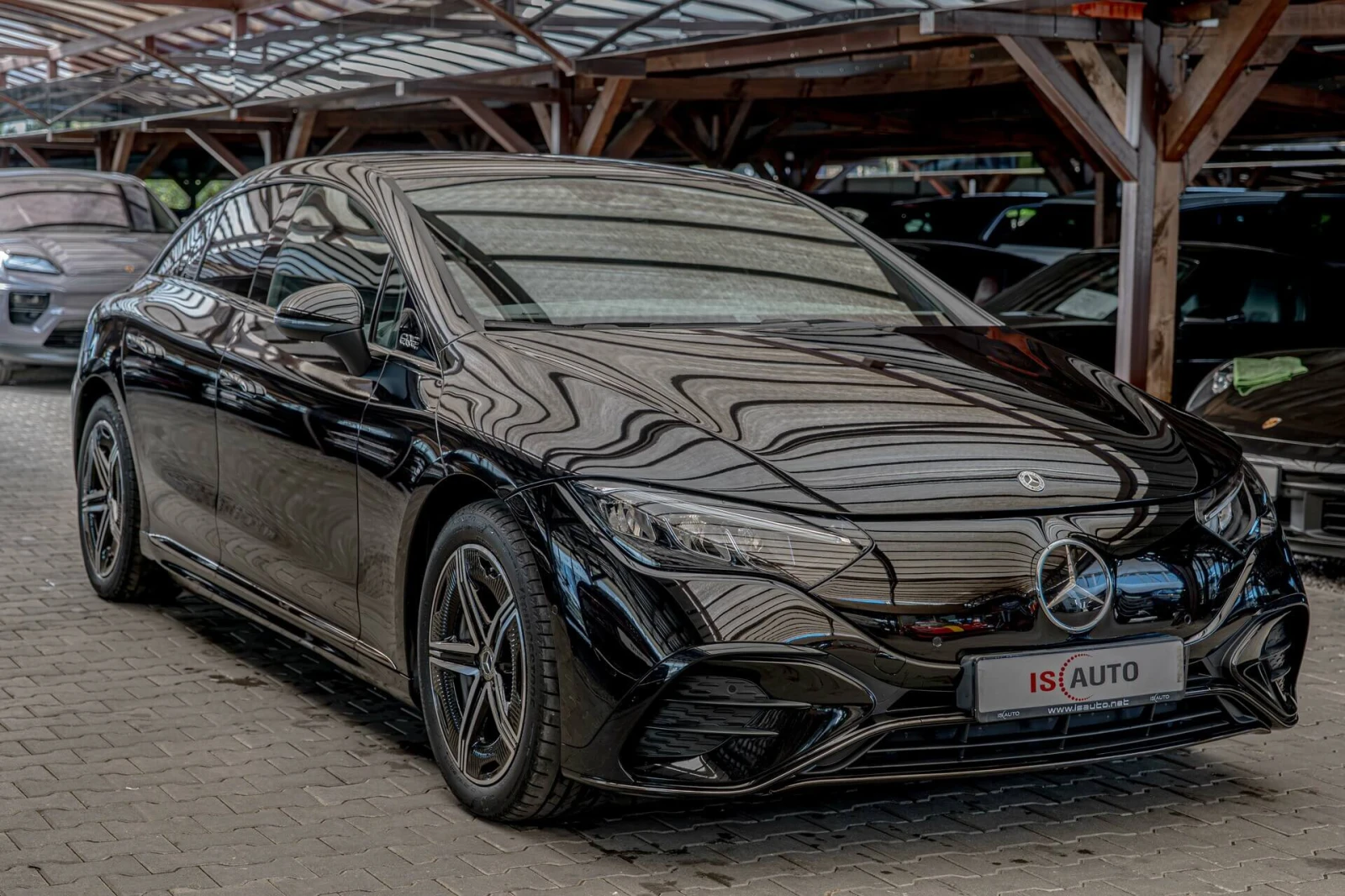 Mercedes-Benz EQE 300/AMG Line/Ambient/Night Packet/Dynamic Packet/, снимка 2 - Автомобили и джипове - 54598822