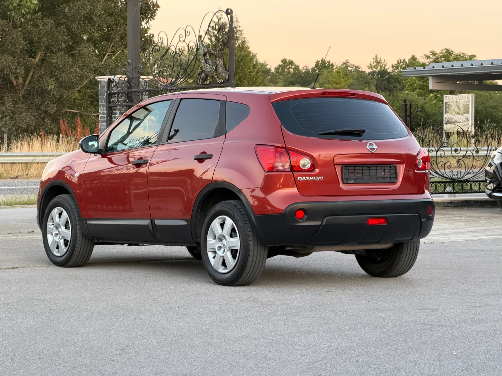 Nissan Qashqai 1.6i ИТАЛИЯ, снимка 11 - Автомобили и джипове - 54976140