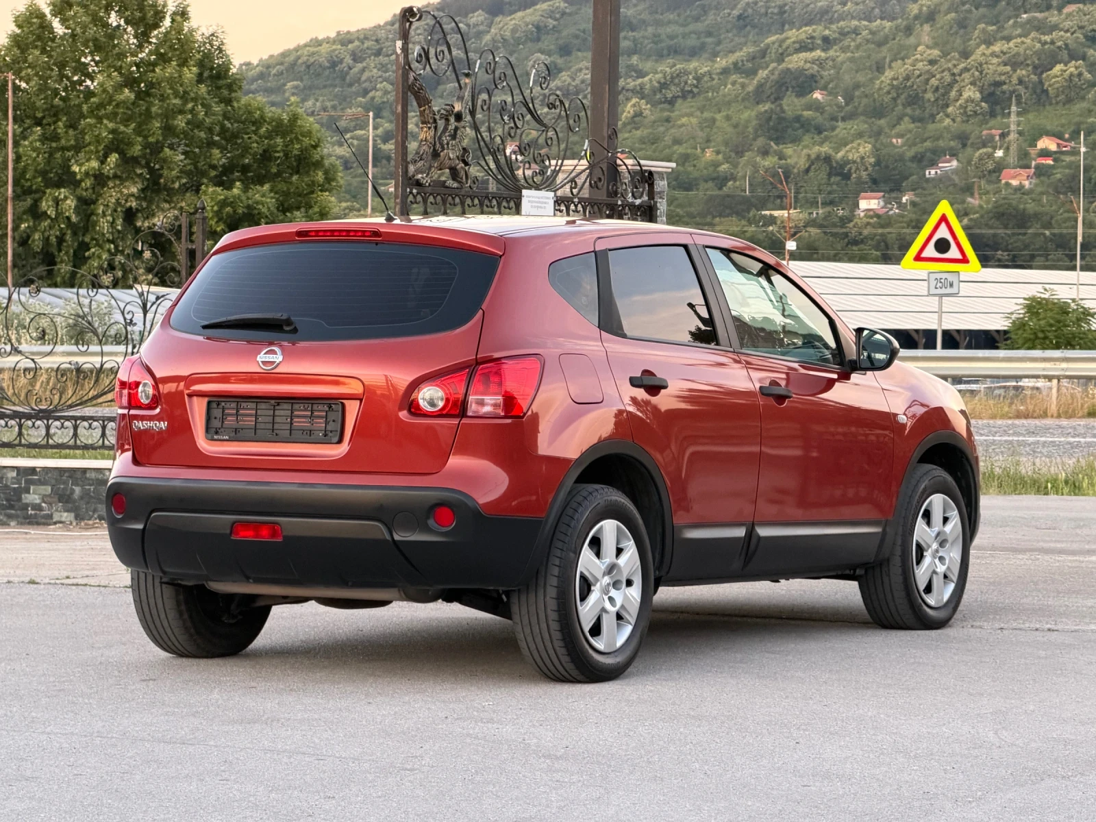 Nissan Qashqai 1.6i ИТАЛИЯ, снимка 13 - Автомобили и джипове - 54976140