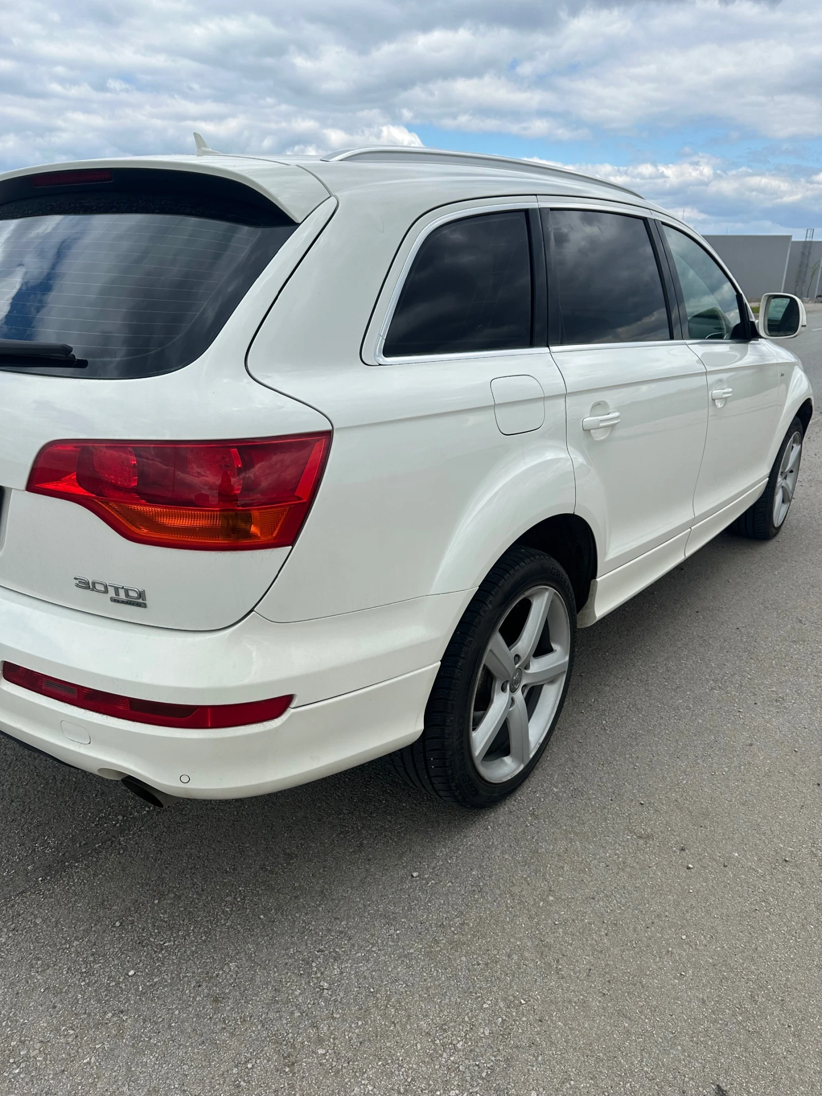 Audi Q7 3.0 Sline, снимка 4 - Автомобили и джипове - 55678079