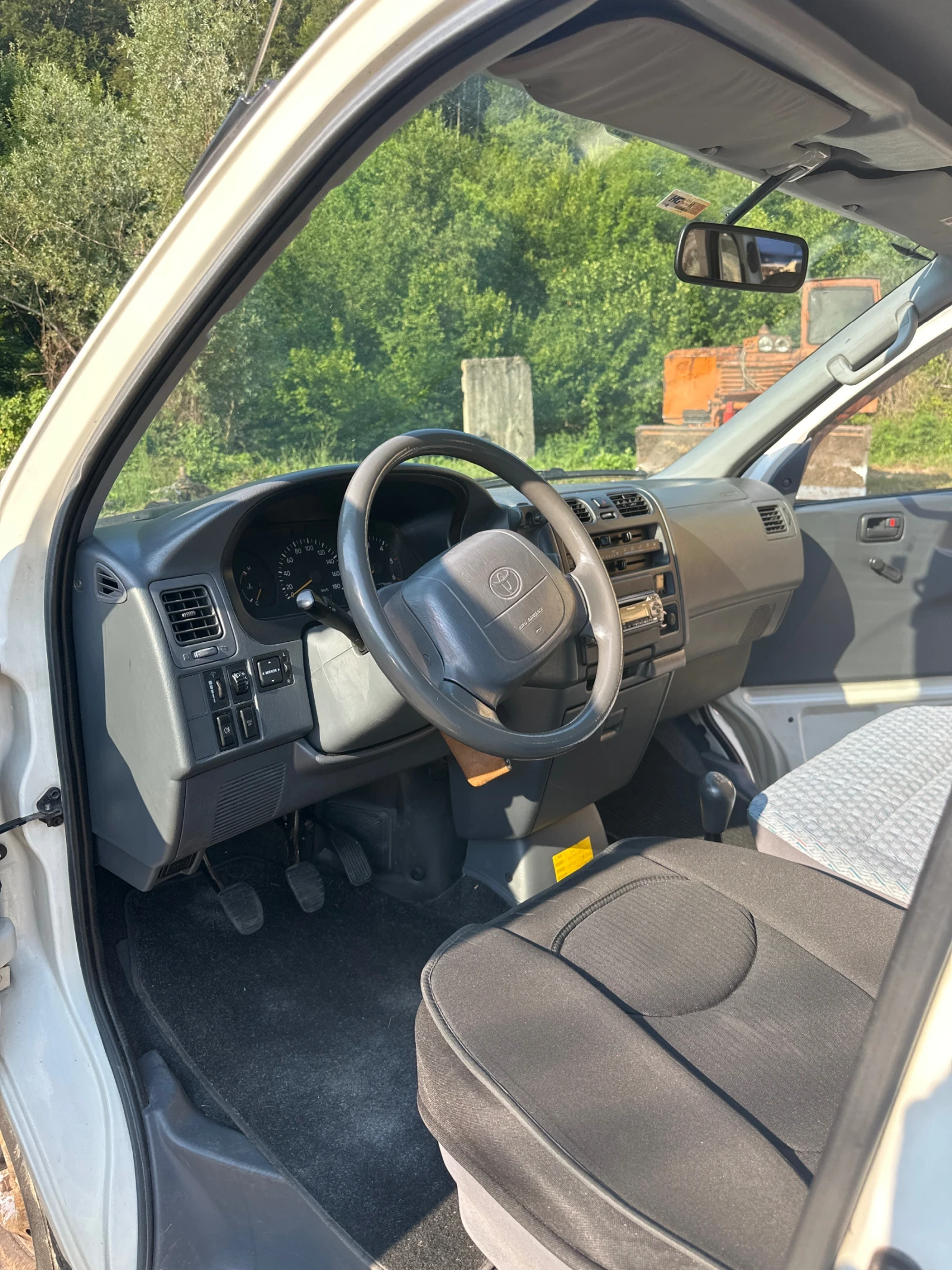 Toyota Hiace 7+ 1 - изображение 8
