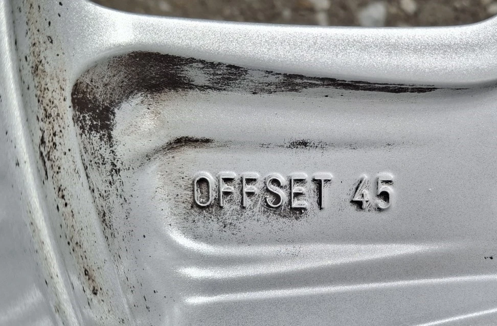 Гуми с джанти Continental 215/70R16, снимка 16 - Гуми и джанти - 56076051