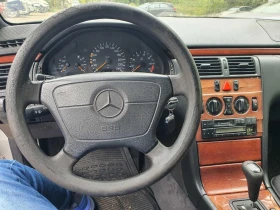 Mercedes-Benz E 200, снимка 4