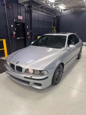 ������ BMW M5