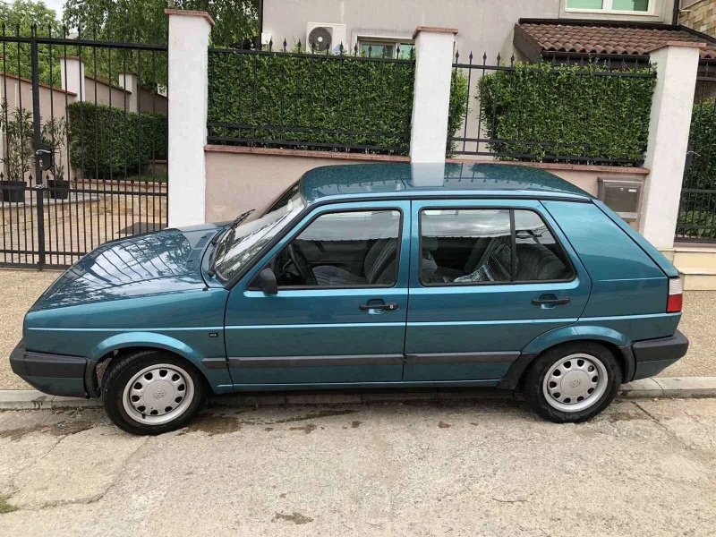 VW Golf, снимка 4 - Автомобили и джипове - 47041415