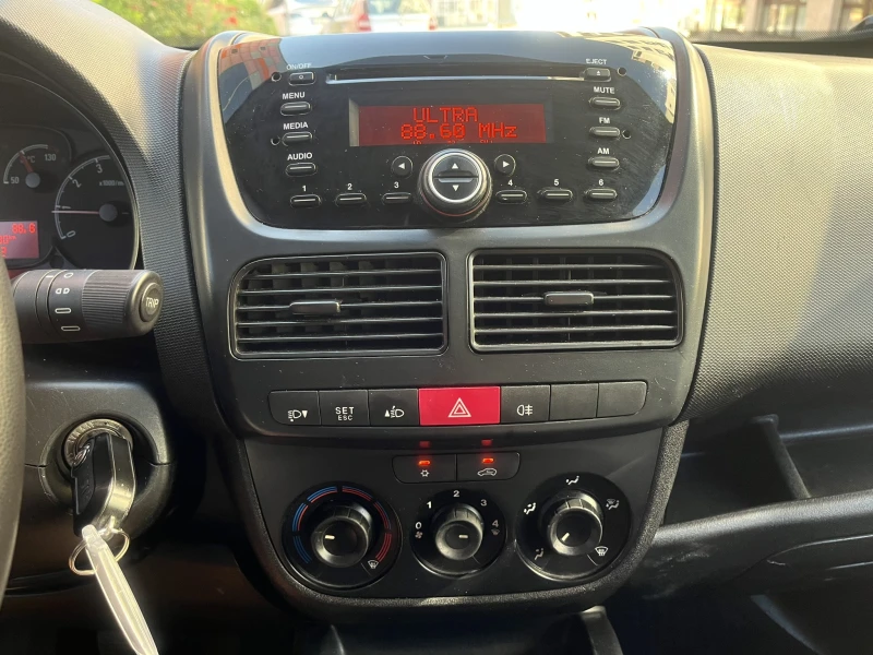 Opel Combo N1, снимка 12 - Автомобили и джипове - 49593026