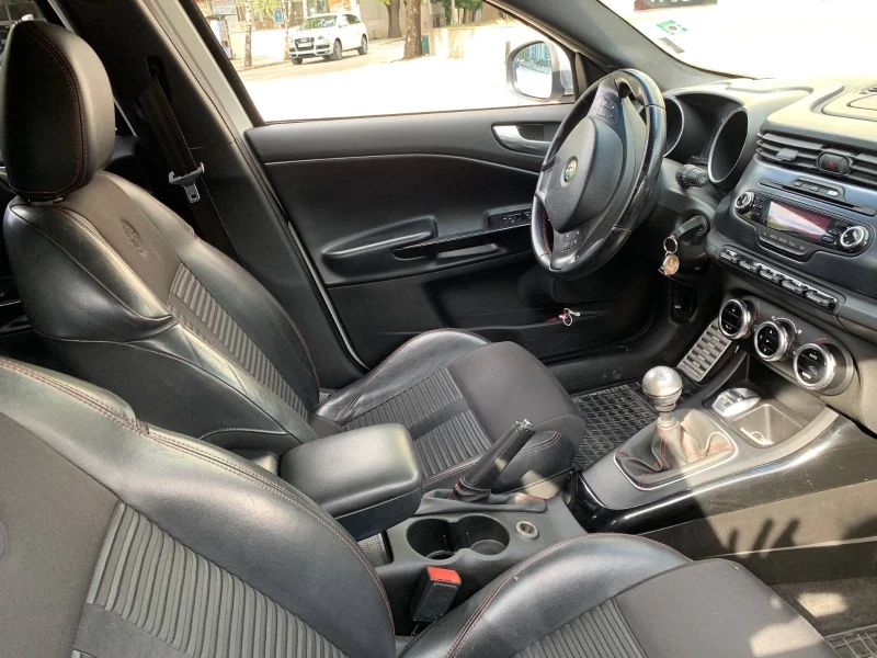 Alfa Romeo Giulietta, снимка 7 - Автомобили и джипове - 52777684