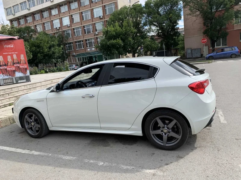 Alfa Romeo Giulietta, снимка 5 - Автомобили и джипове - 52777684