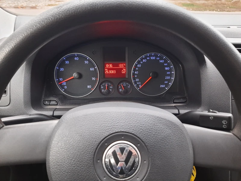 VW Golf 1.6 i, снимка 14 - Автомобили и джипове - 52889308