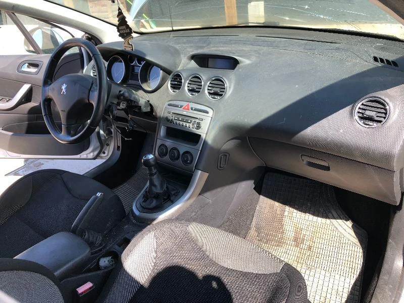 Peugeot 308 1.6hdi, снимка 11 - Автомобили и джипове - 45090046