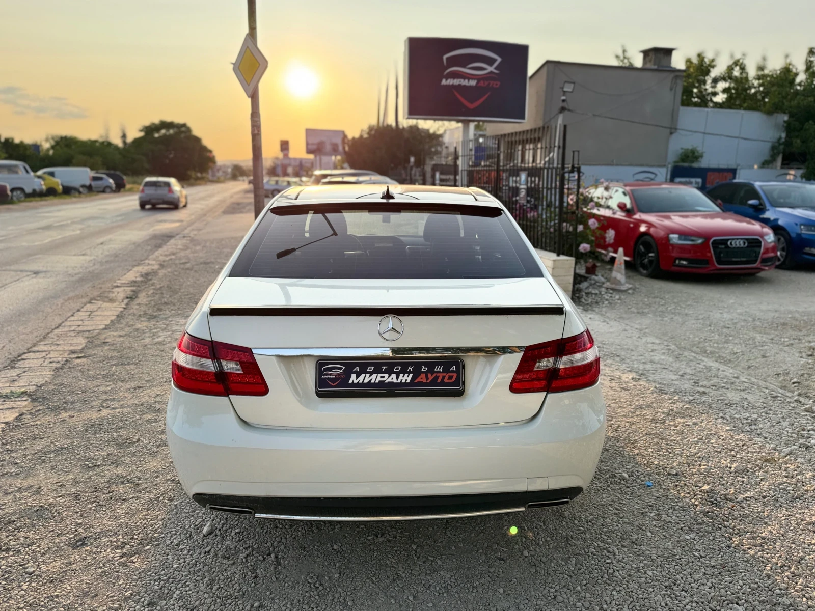 Mercedes-Benz E 350 AMG* KAMERA* DISTRONIC* PANORAMA - изображение 5